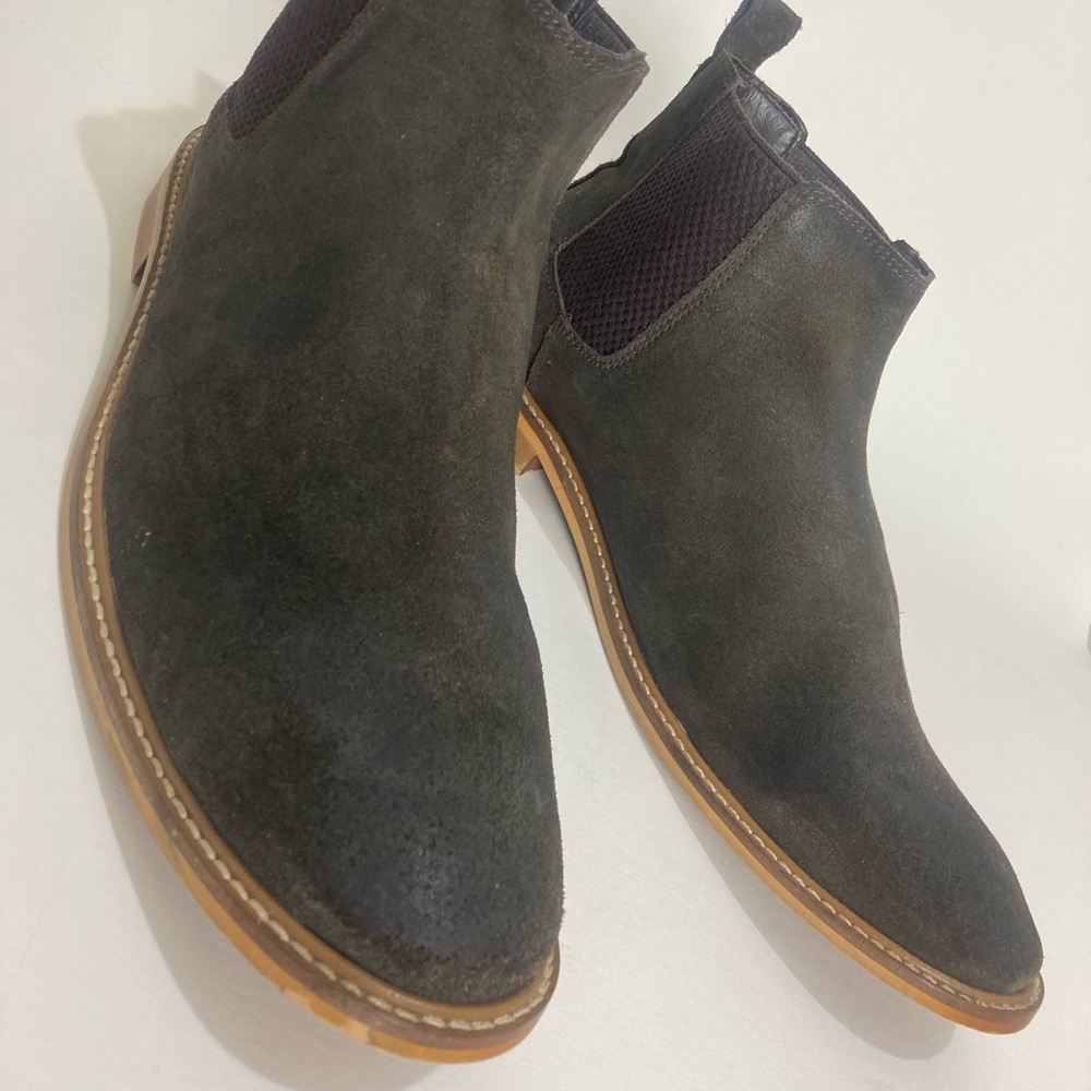NEW LOOK Men Dark Brown Suede Chelsea Boot size 11